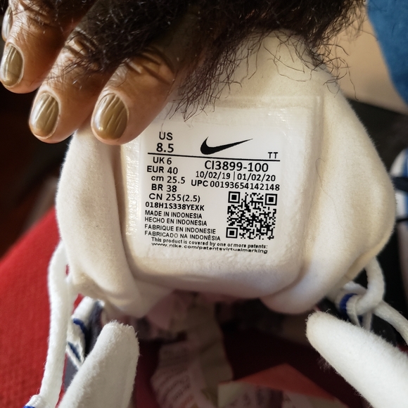 Nike Air React 270 - Picture 10 of 13